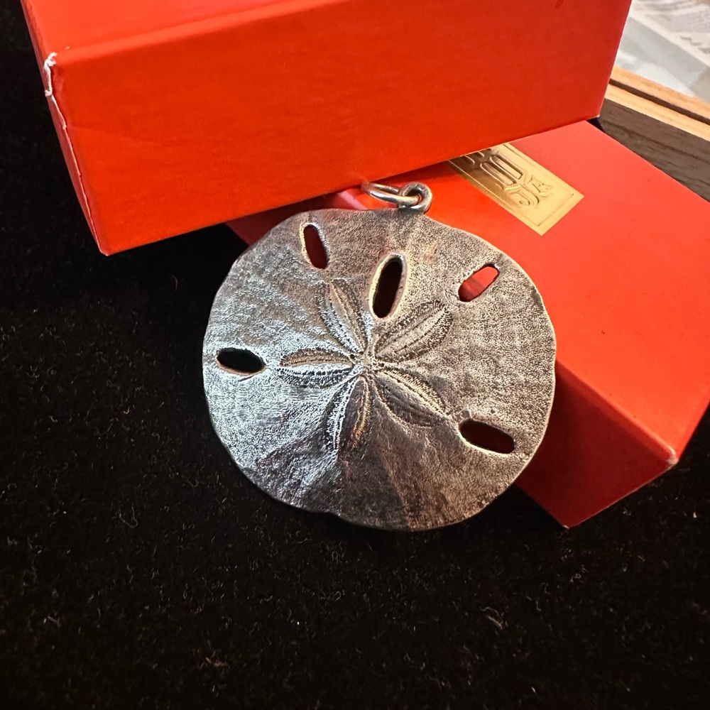 James Avery Sterling Silver Large RETIRED Sand Dollar Pendant